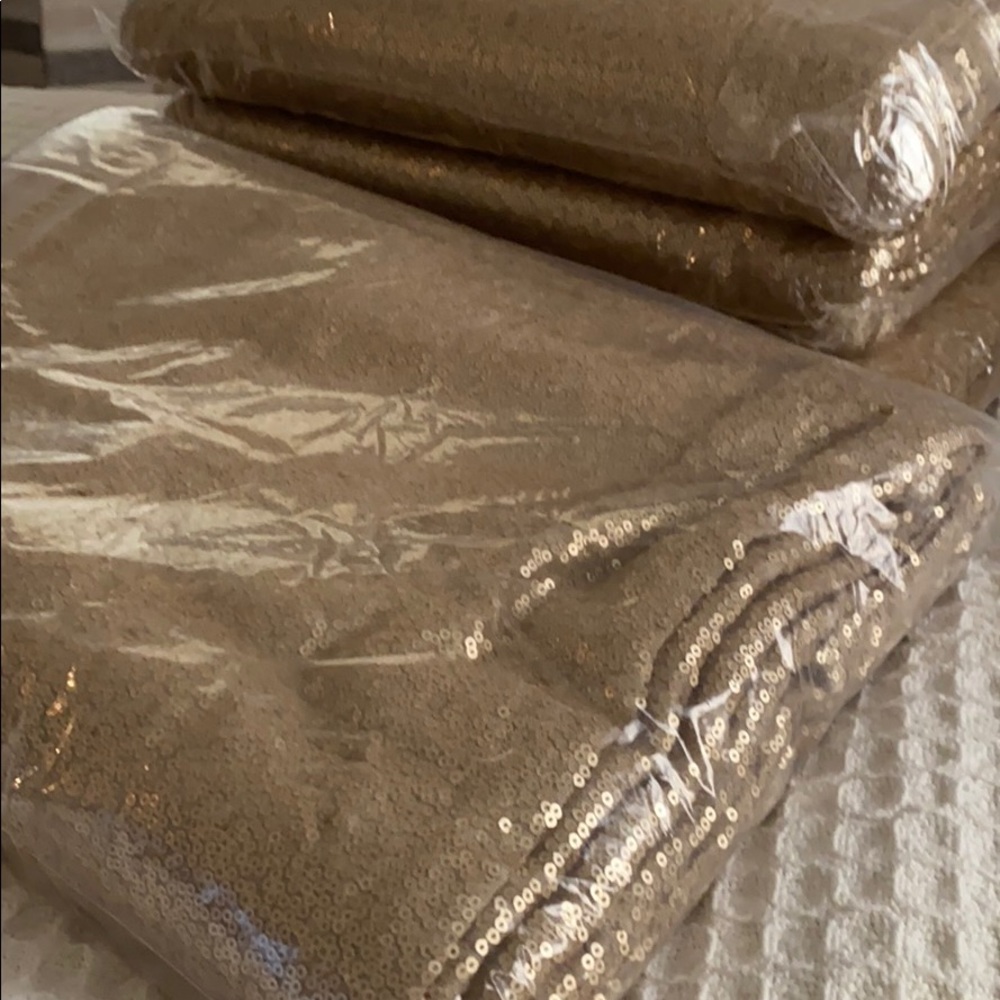 Sequin tablecloth 108”